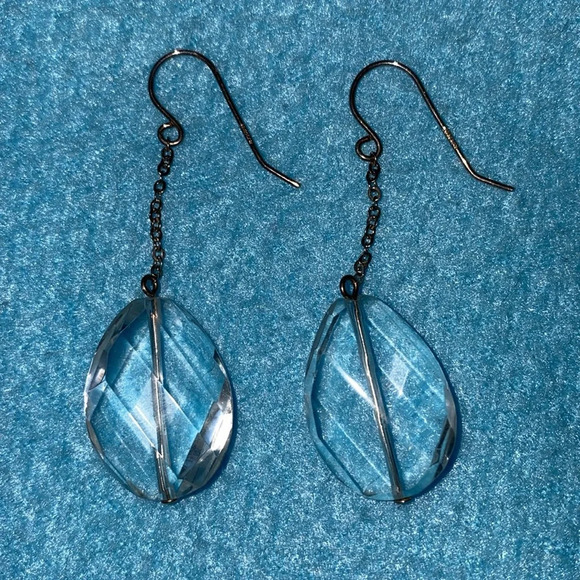 CRYSTAL teardrop facetted dangel pierced earrings clear on silver dainty chains - Picture 2 of 4